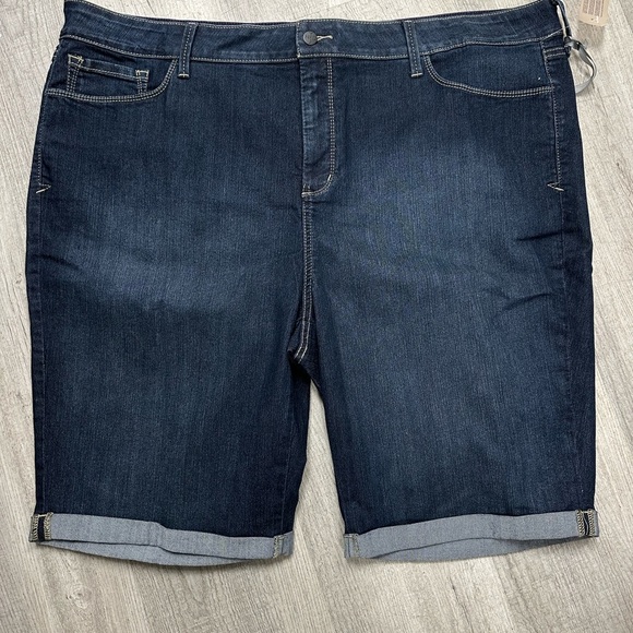 NYDJ Not Your Daughter’s Jeans Denim Shorts – Size 24W - Picture 2 of 11